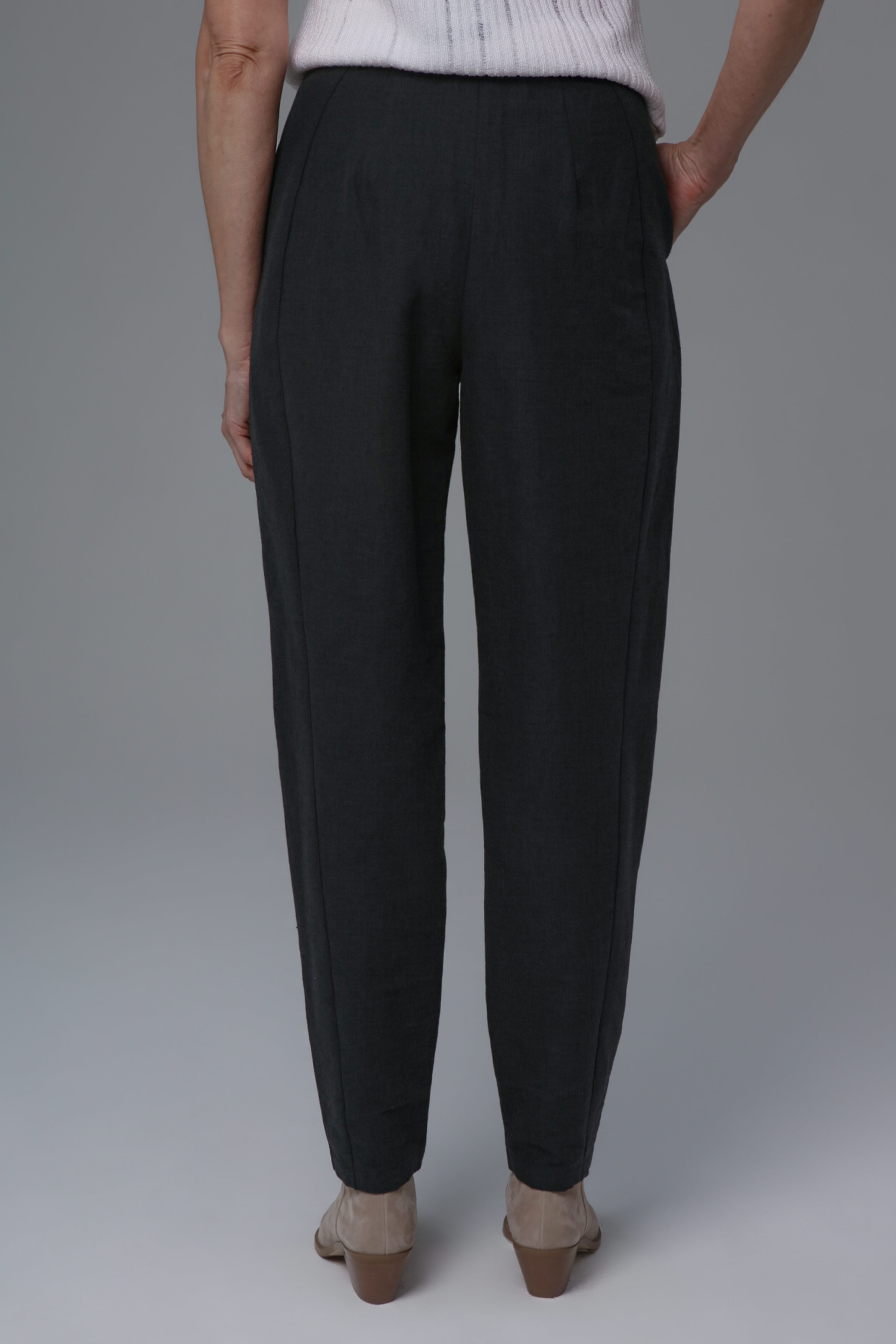 Брюки Бананы костюмные  от Lesel (Лесель)! Заказывайте по ✆ 8 (800) 777 02 37