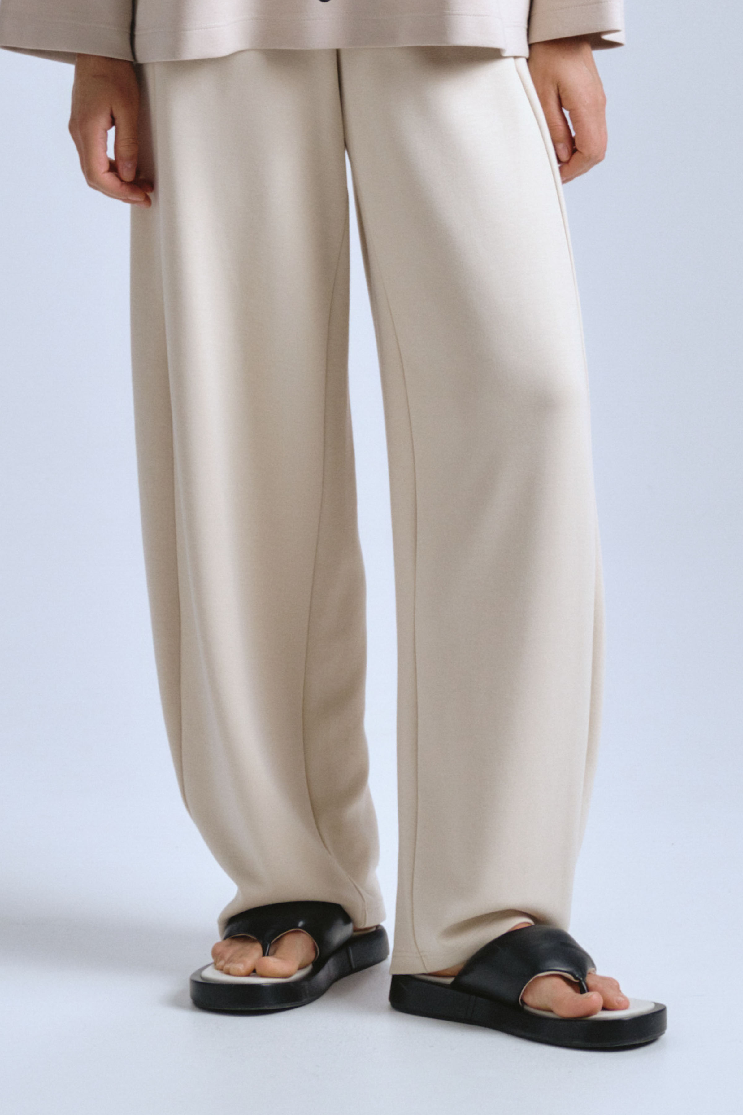 Брюки бананы, мягкое джерси  от Lesel (Лесель)! Заказывайте по ✆ 8 (800) 777 02 37