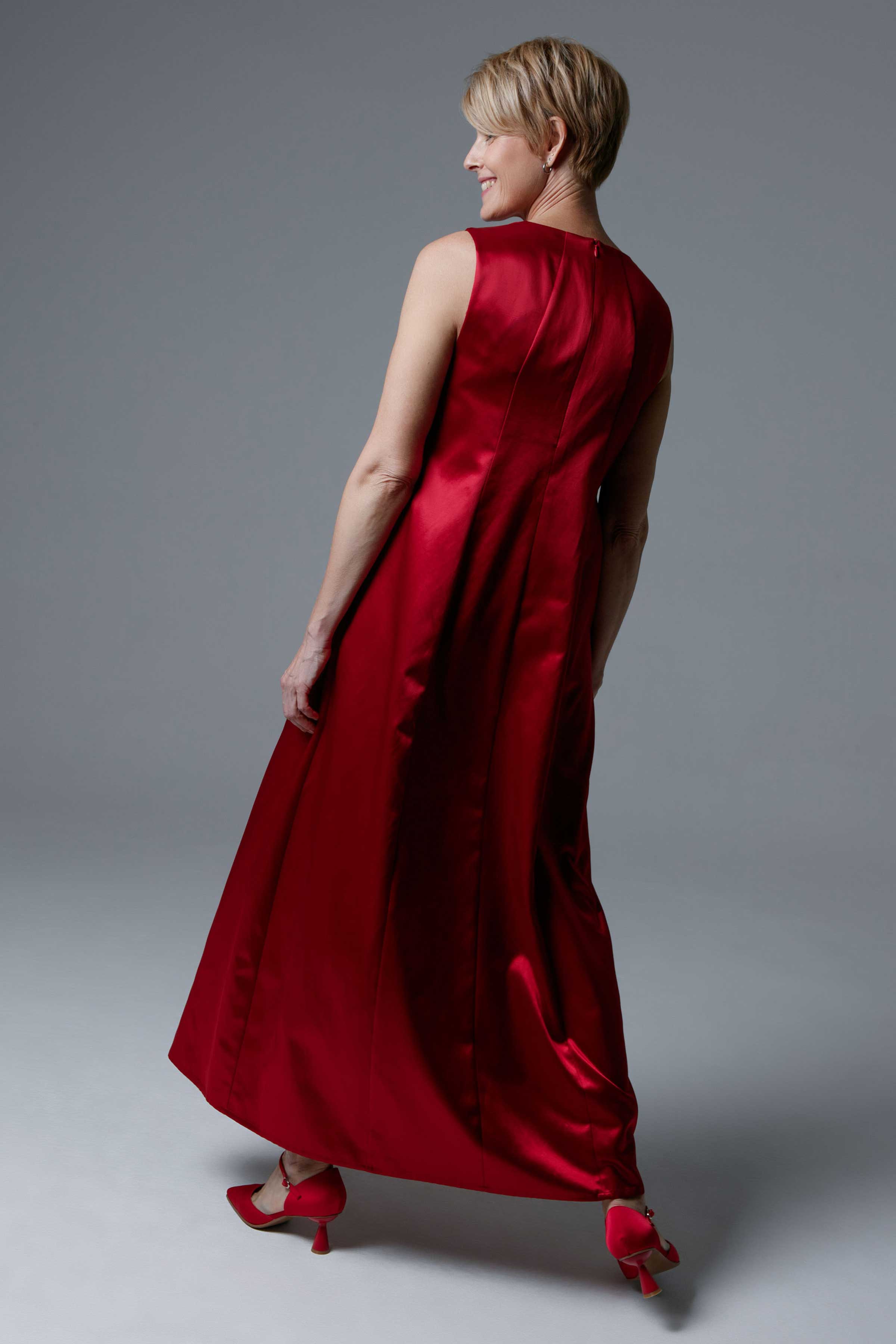 Платье атласное без рукавов 24 Кармин (carmine) от Lesel (Лесель)! Заказывайте по ✆ 8 (800) 777 02 37