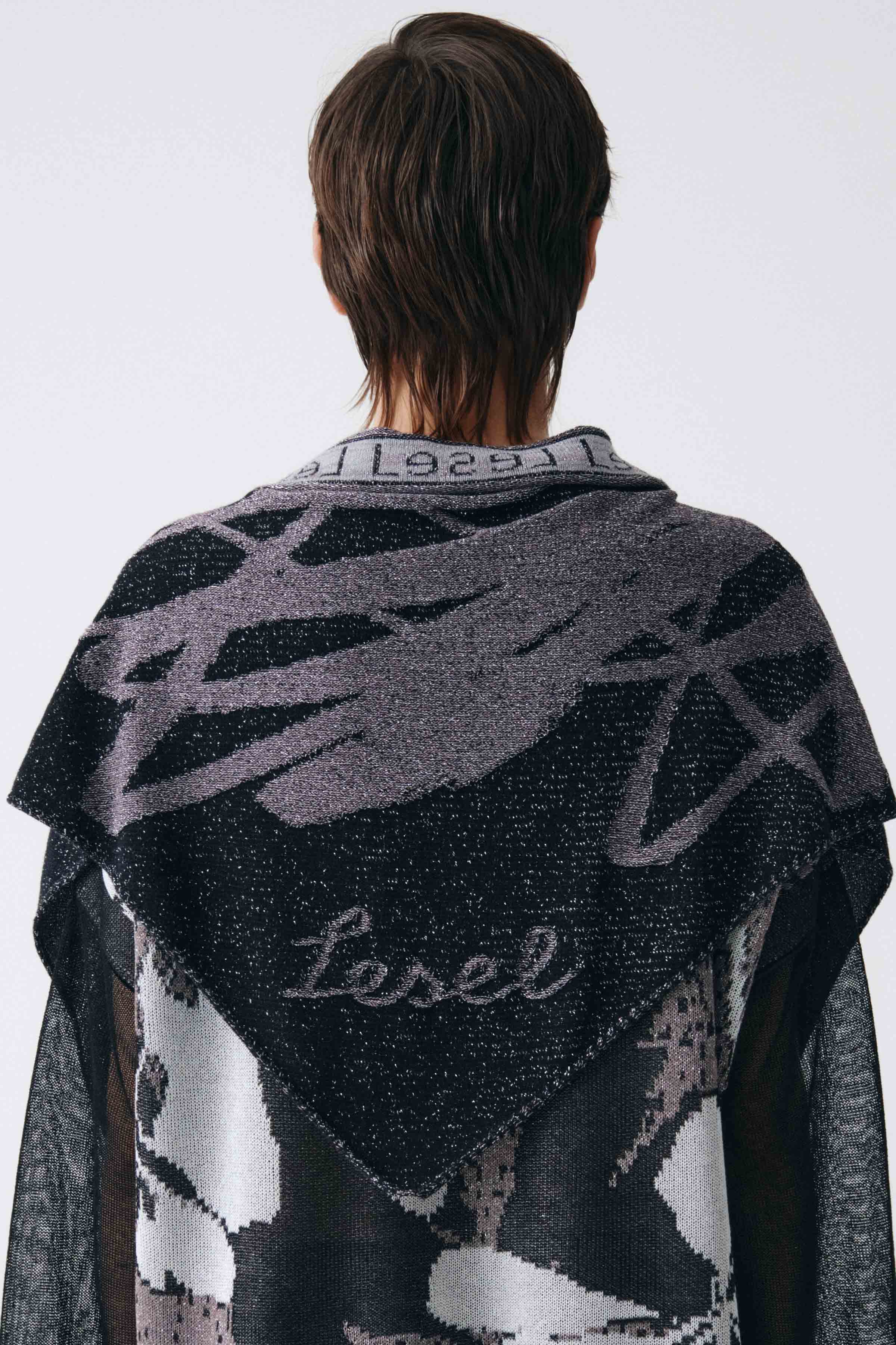 Косынка Лого  от Lesel (Лесель)! Заказывайте по ✆ 8 (800) 777 02 37