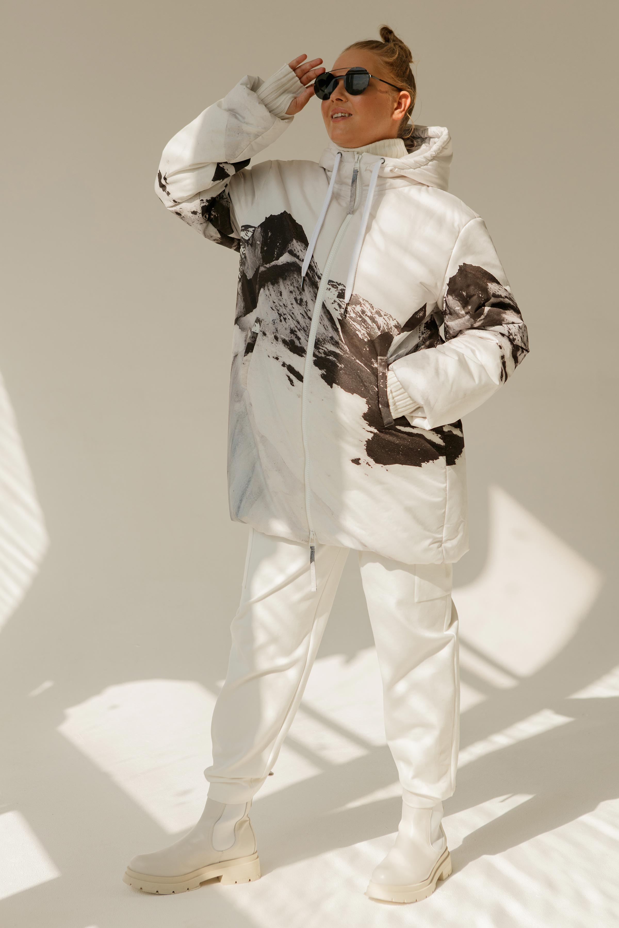 Куртка Средняя с капюшоном Горы 05 Белый (blanc) от Lesel (Лесель)! Заказывайте по ✆ 8 (800) 777 02 37