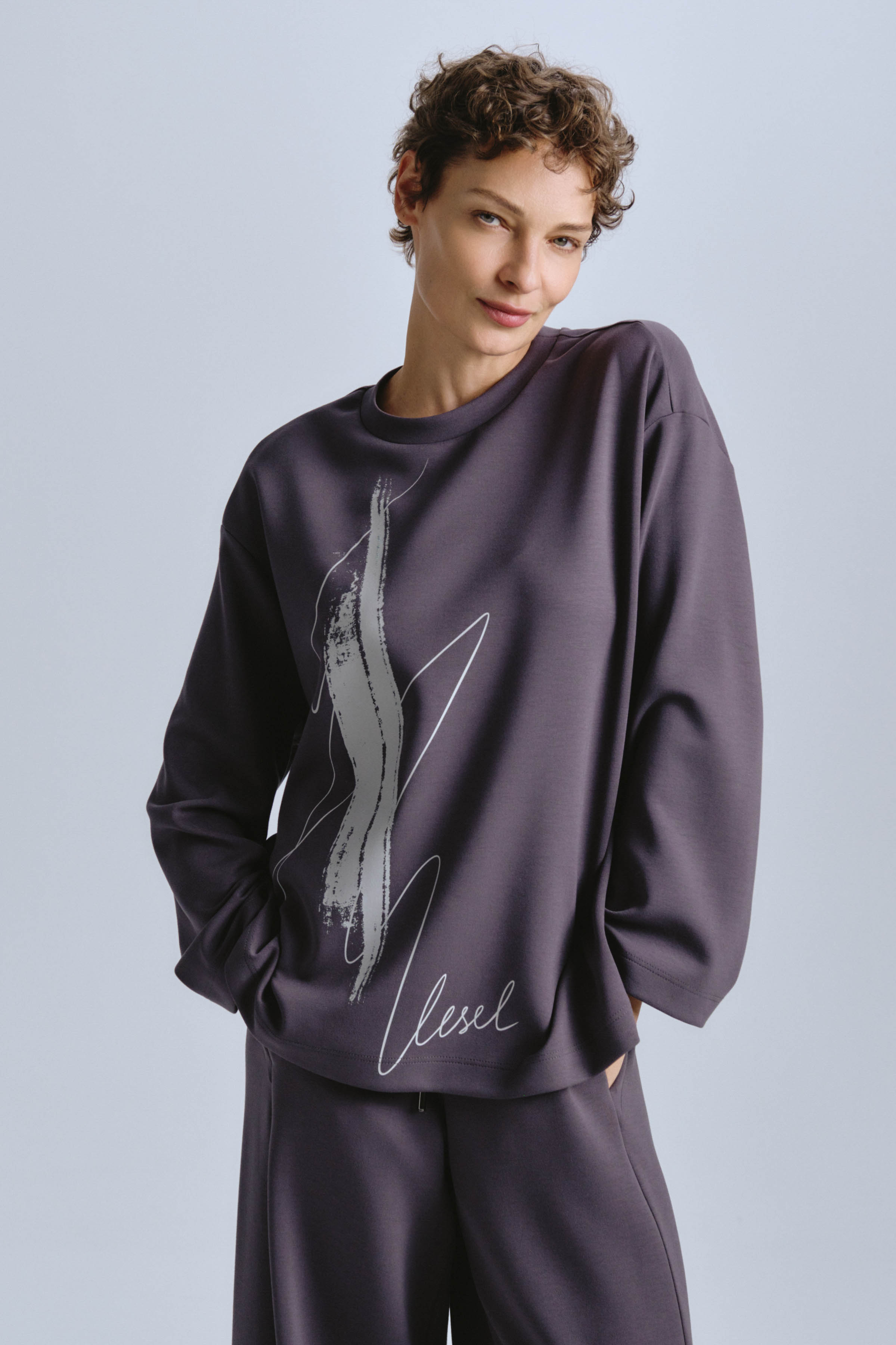 Блуза лонгслив с принтом Сухая кисть