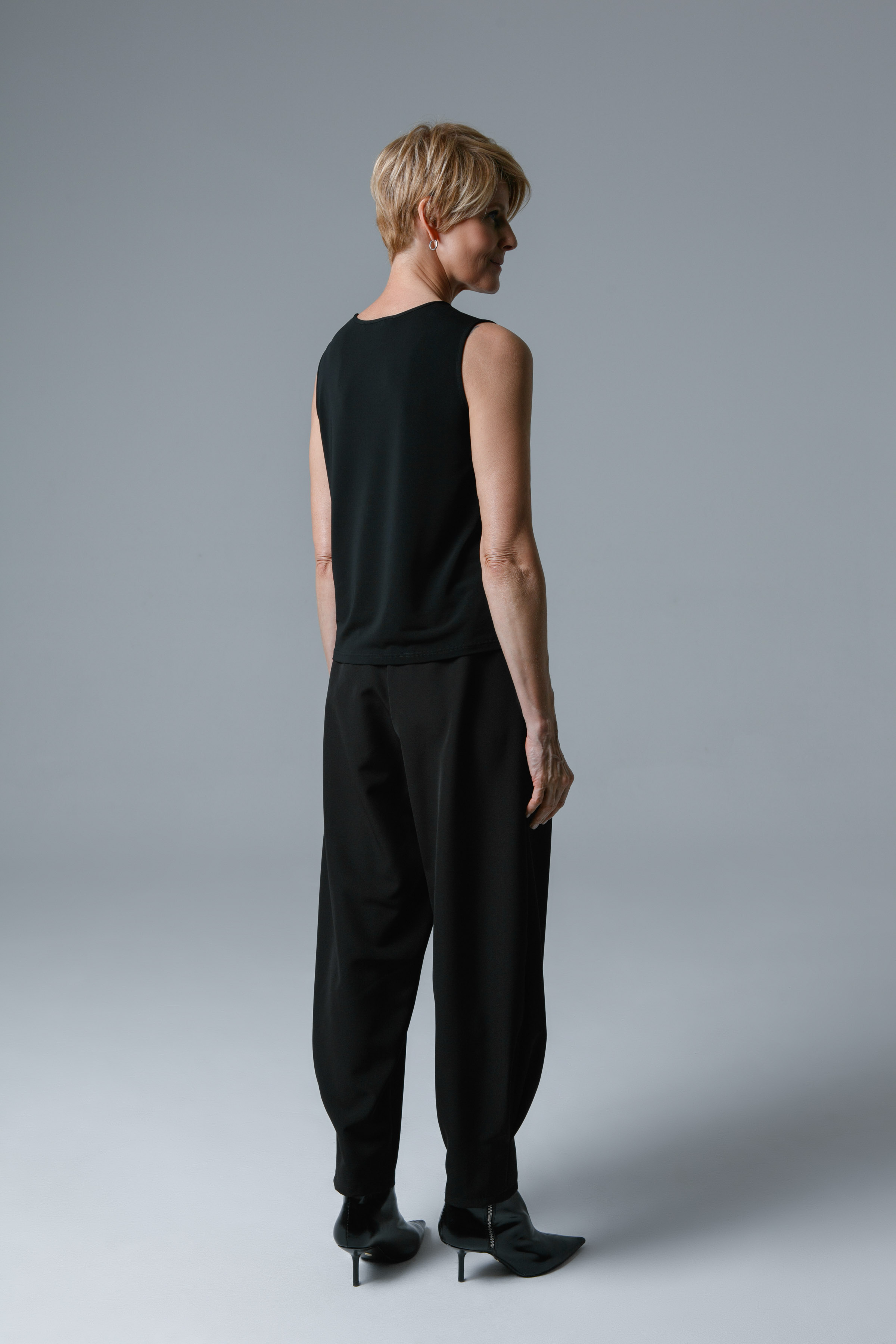 Блуза база, без рукавов, тонкий трикотаж  от Lesel (Лесель)! Заказывайте по ✆ 8 (800) 777 02 37