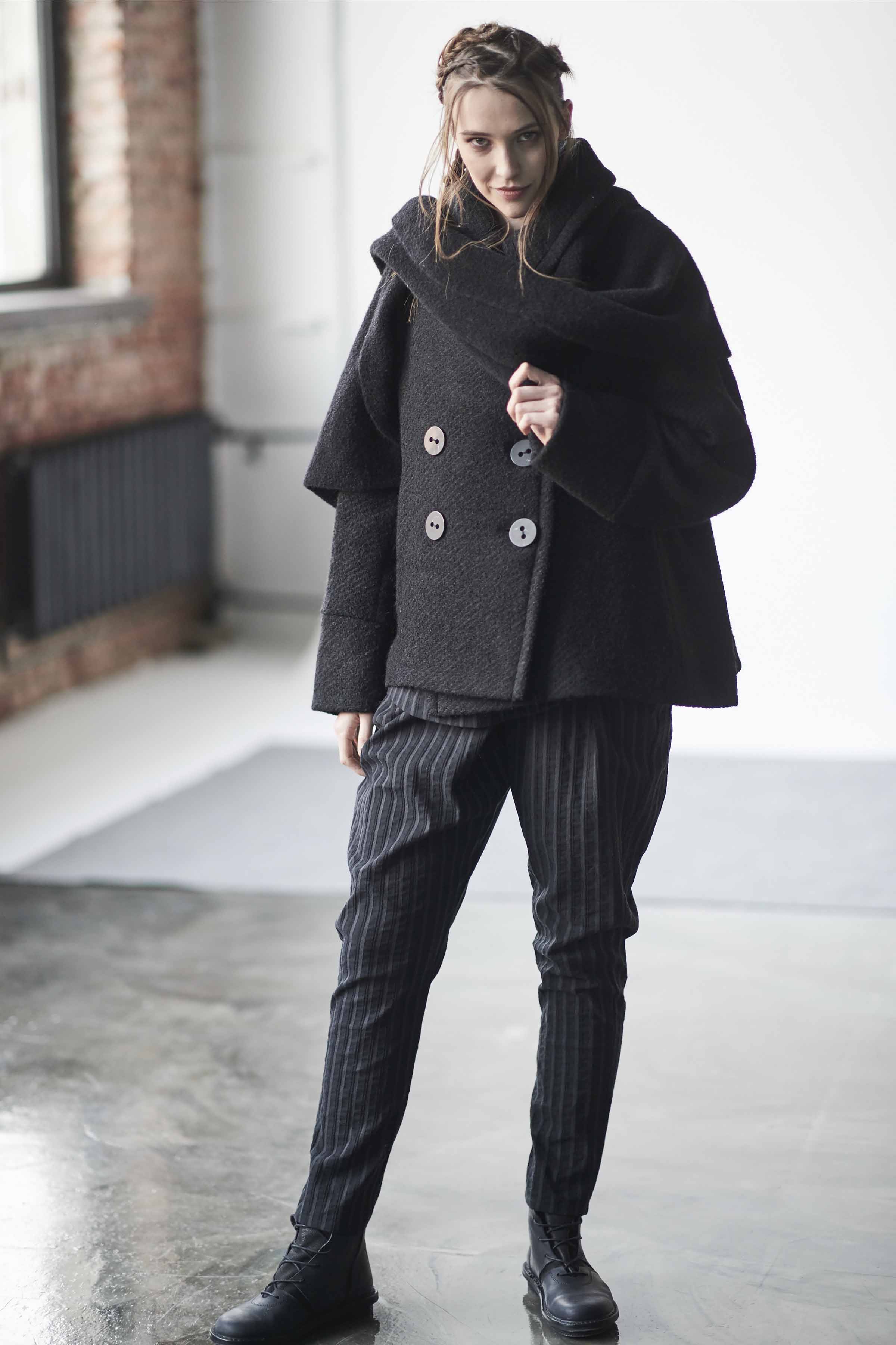 Брюки галифе с запахом в полоску 00 Черный (noir) от Lesel (Лесель)! Заказывайте по ✆ 8 (800) 777 02 37