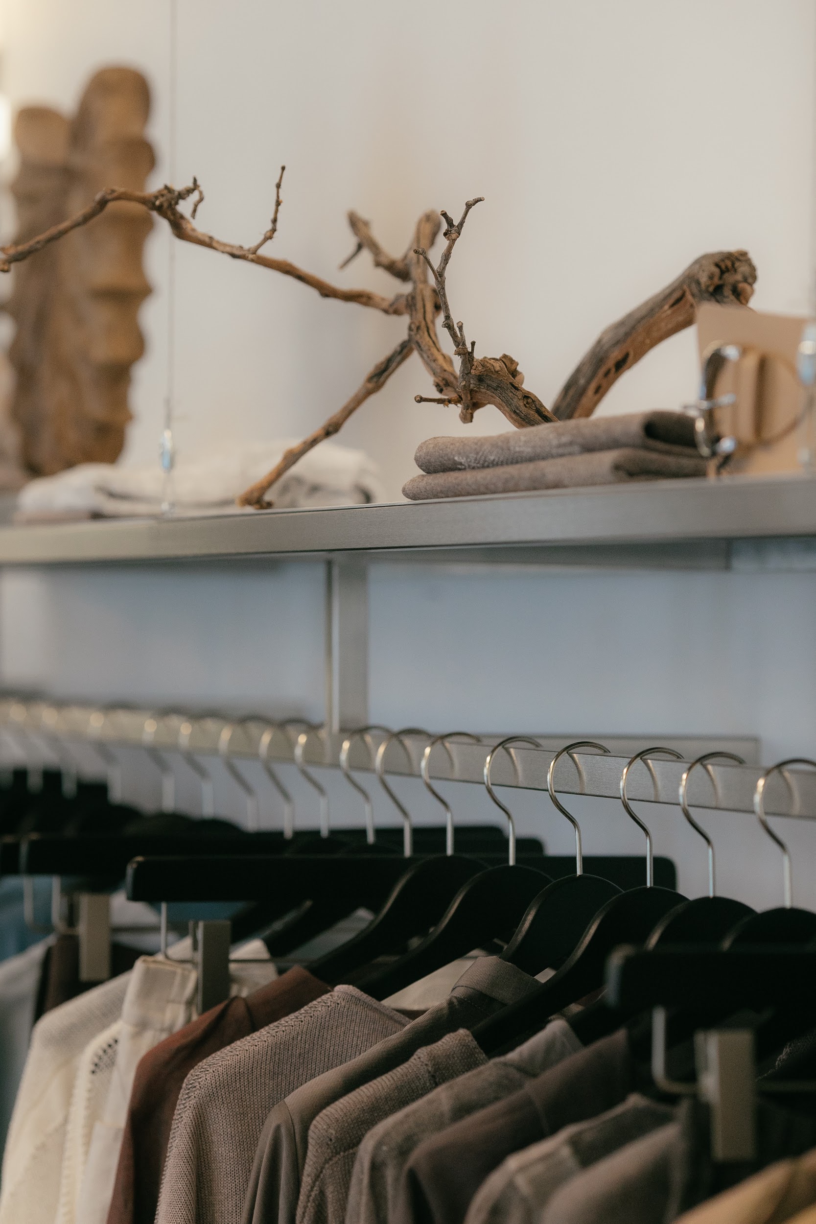 Более 100 уникальных единиц в сезон.