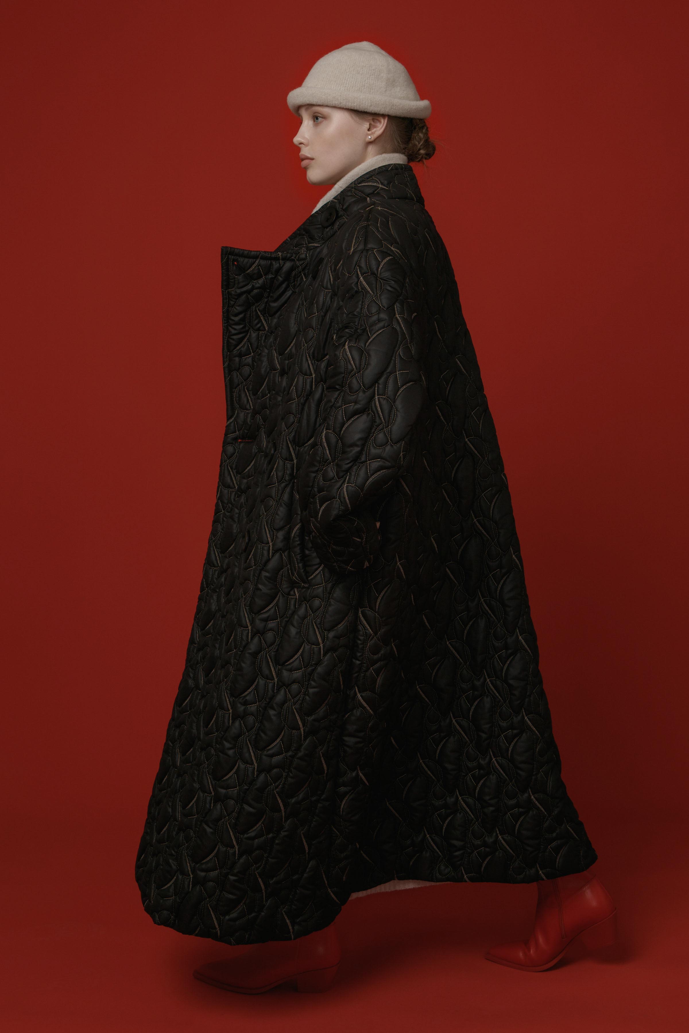 Пальто стеганое, с лацканами и воротником-стойкой 00 Черный (noir), 04 Бежевый камень (pierre beige) от Lesel (Лесель)! Заказывайте по ✆ 8 (800) 777 02 37