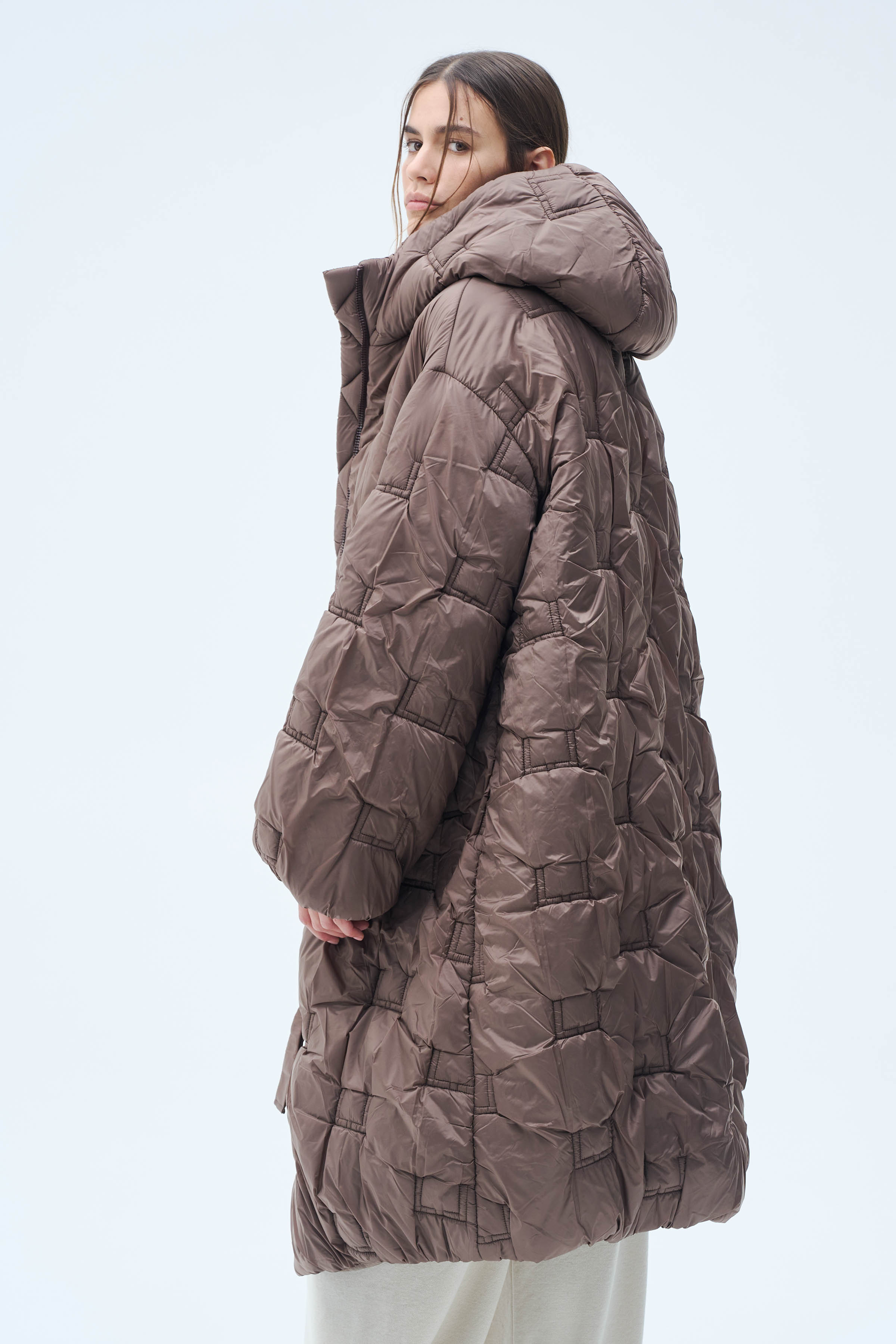 Пальто стежка лого, среднее 74 Тень (ombre) от Lesel (Лесель)! Заказывайте по ✆ 8 (800) 777 02 37