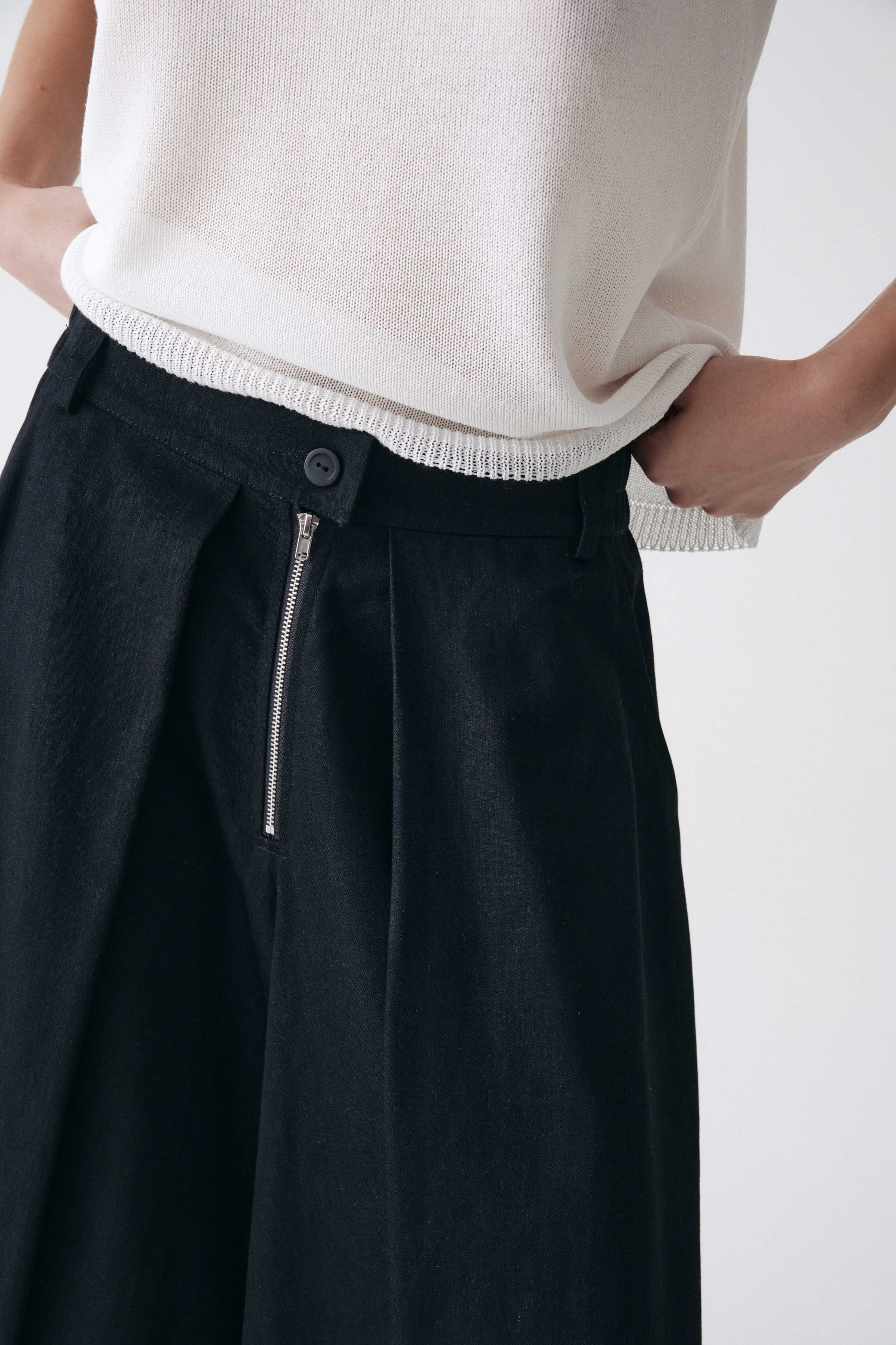 Брюки юбка-клеш с глубокими складками, плотная