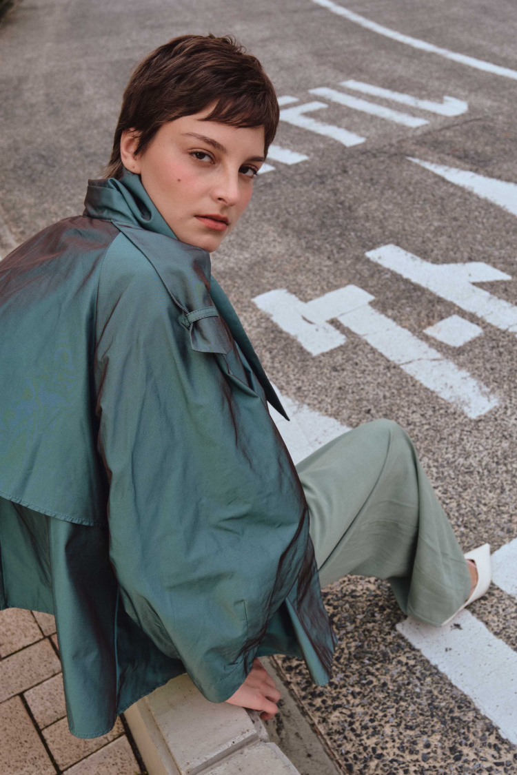 Плащ короткий