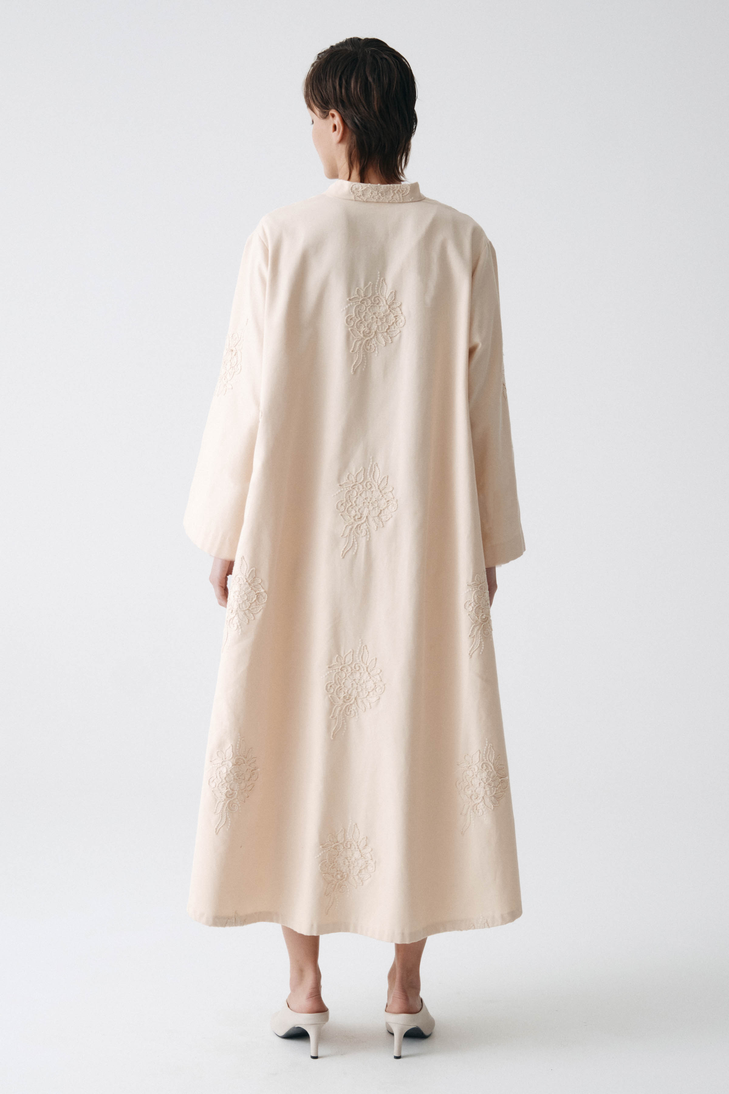 Жакет накидка с вышивкой  от Lesel (Лесель)! Заказывайте по ✆ 8 (800) 777 02 37