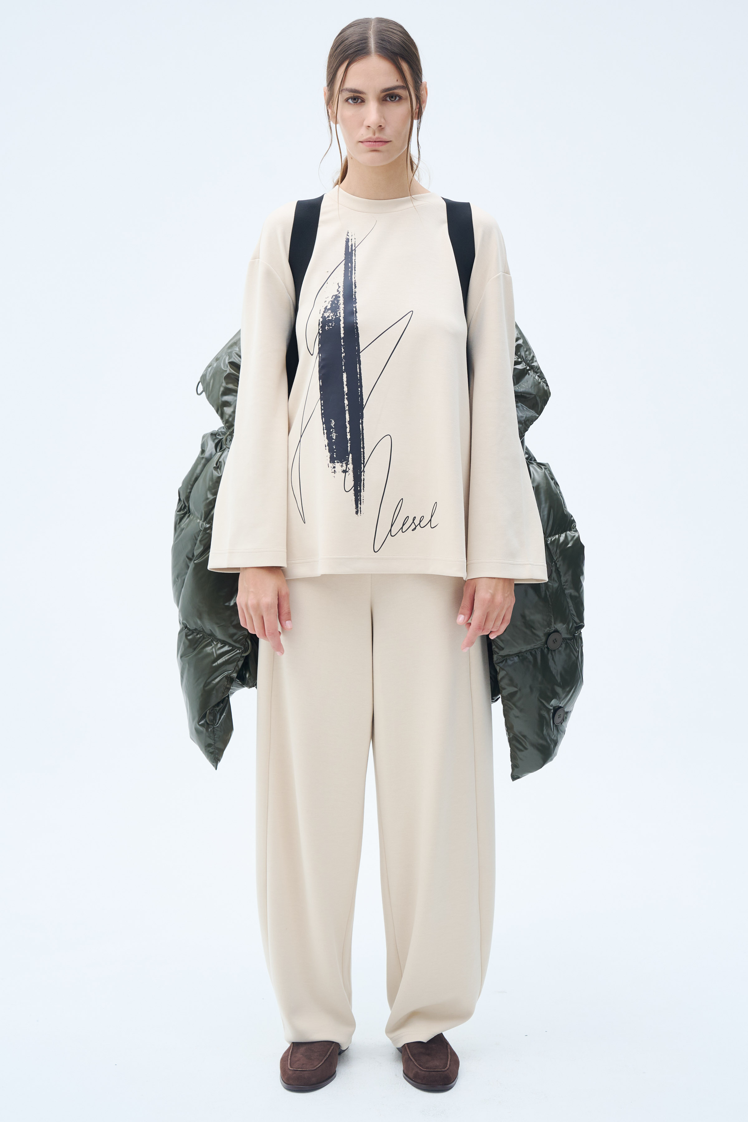 Куртка пуховая пончо-квадрат 79 Гербарий (herbal) от Lesel (Лесель)! Заказывайте по ✆ 8 (800) 777 02 37