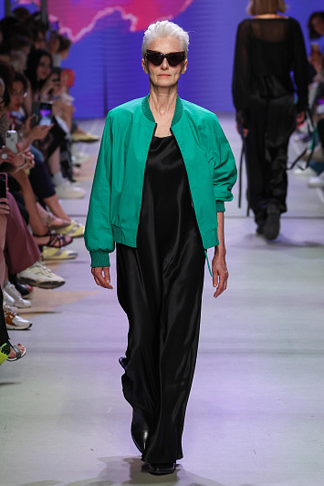 Куртка бомбер короткий, на подкладке