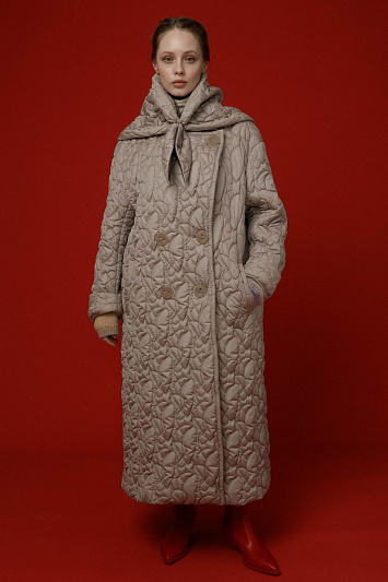 Пальто стеганое, с лацканами и воротником-стойкой