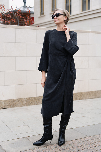 Платье со сложной драпировкой, вареный шелк