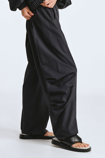 Брюки большой овал с защипами