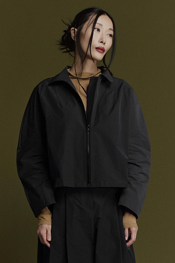 Жакет на молнии, с фигурными ластовицами