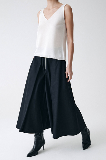 Брюки юбка-клеш с глубокими складками, плотная