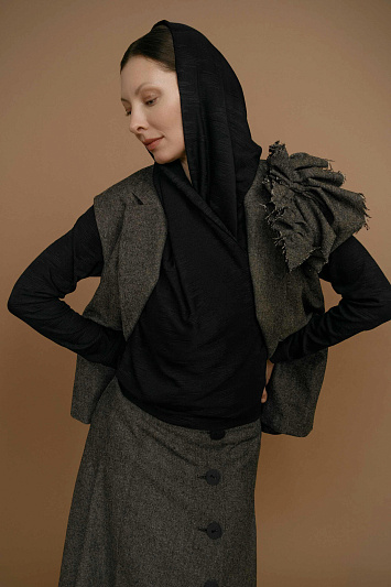 Блуза эластичная с капюшоном