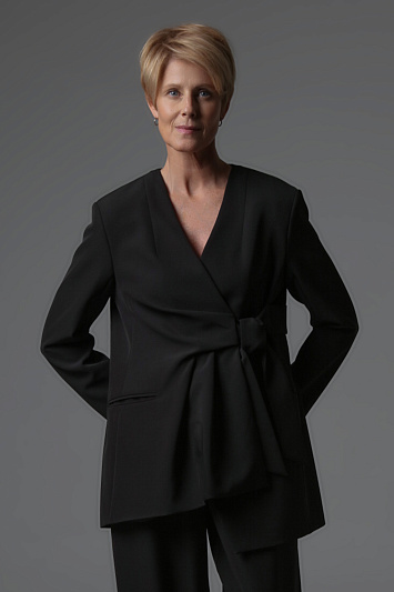 Жакет полуприталенный со складками