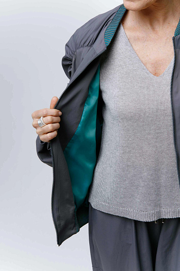 Жакет бомбер со сборкой