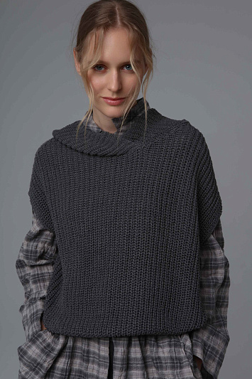 Жилет с капюшоном цельновяз