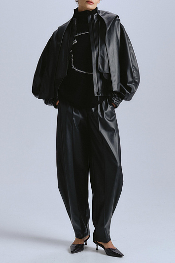 Брюки овал со стрелками, кожа